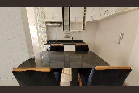 Cozinha de apartamento para alugar com 2 quartos, 55m² em Vila Maria Augusta, Itaquaquecetuba