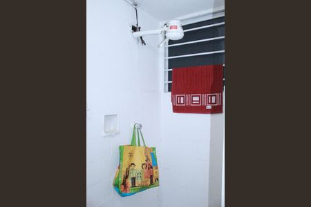 Banheiro social de kitnet/studio para alugar com 1 quarto, 37m² em Vila Buarque, São Paulo