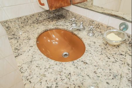Apartamento para alugar com 68m², 2 quartos e 1 vaga Apartamento para alugar com 68m², 2 quartos e 1 vagaBanheiro da Suíte
