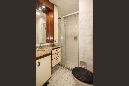Apartamento para alugar com 68m², 2 quartos e 1 vaga Apartamento para alugar com 68m², 2 quartos e 1 vagaBanheiro