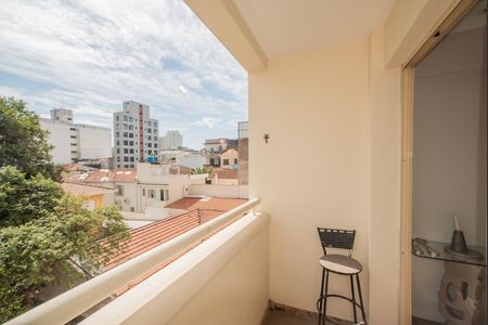 Apartamento para alugar com 68m², 2 quartos e 1 vaga Apartamento para alugar com 68m², 2 quartos e 1 vagaVaranda