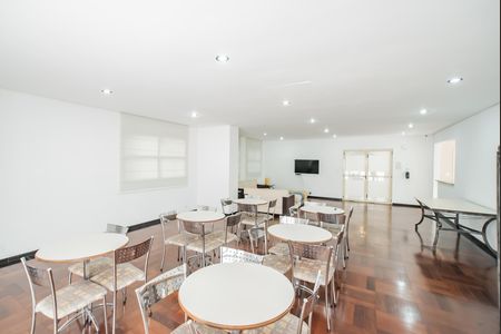 Apartamento para alugar com 68m², 2 quartos e 1 vaga Apartamento para alugar com 68m², 2 quartos e 1 vagaÁrea comum - Salão de festas