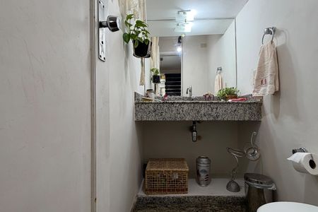 Casa para alugar com 200m², 4 quartos e 2 vagasLavabo