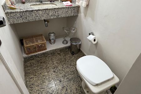 Casa para alugar com 200m², 4 quartos e 2 vagasLavabo