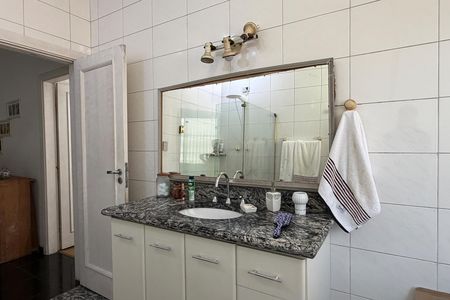 Casa para alugar com 200m², 4 quartos e 2 vagasBanheiro Social
