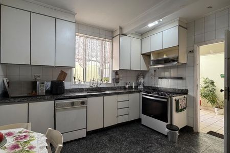 Casa para alugar com 200m², 4 quartos e 2 vagasCozinha