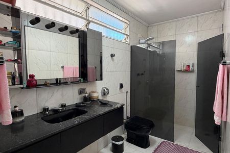 Casa para alugar com 200m², 4 quartos e 2 vagasBanheiro da Suíte