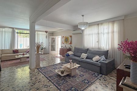 Casa para alugar com 200m², 4 quartos e 2 vagasSala