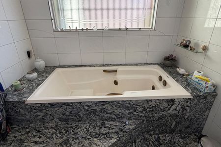 Casa para alugar com 200m², 4 quartos e 2 vagasBanheiro Social