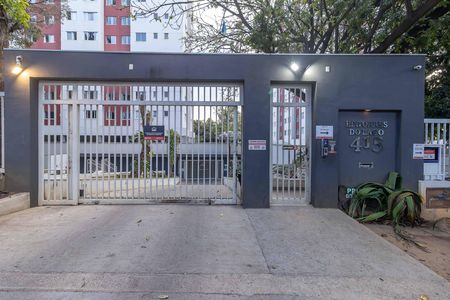 Apartamento para alugar com 44m², 2 quartos e 1 vaga Apartamento para alugar com 44m², 2 quartos e 1 vagaFachada