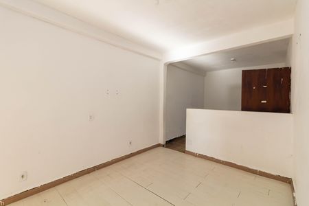 Casa para alugar com 80m², 2 quartos e 1 vaga Casa para alugar com 80m², 2 quartos e 1 vagaSala