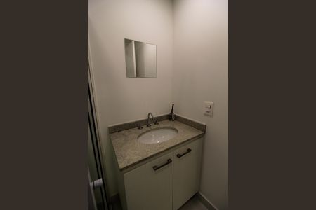Banheiro de apartamento para alugar com 1 quarto, 28m² em Butantã, São Paulo