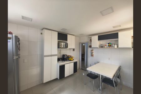 Cozinha de casa de condomínio para alugar com 3 quartos, 197m² em Taquara, Rio de Janeiro