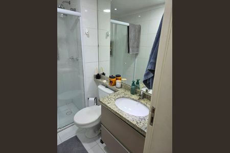 Banheiro de apartamento à venda com 2 quartos, 73m² em Jardim Wanda, Taboão da Serra