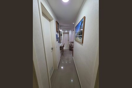 Corredor de apartamento à venda com 2 quartos, 73m² em Jardim Wanda, Taboão da Serra