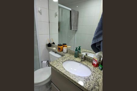Banheiro social de apartamento à venda com 2 quartos, 73m² em Jardim Wanda, Taboão da Serra