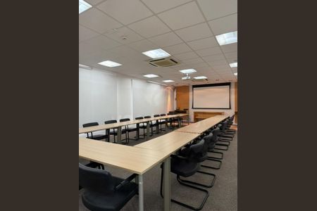 Casa de condomínio à venda com 196m², 1 quarto e 6 vagas