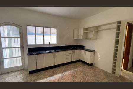 Casa à venda com 232m², 4 quartos e 2 vagas