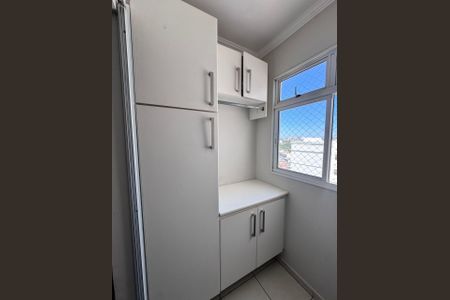 Apartamento à venda com 64m², 2 quartos e 1 vaga Apartamento à venda com 64m², 2 quartos e 1 vagaÁrea de serviço