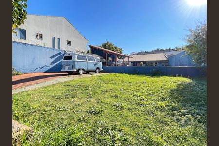 Quintal/ Garagem de casa à venda com 1 quarto, 600m² em Caxingui, São Paulo
