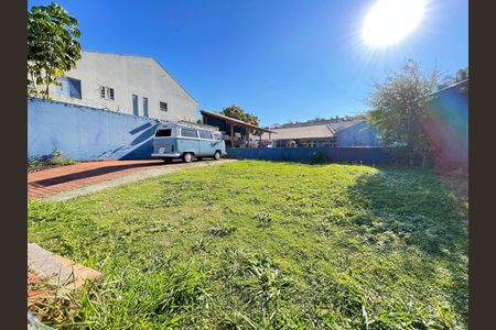 Quintal/ Garagem de casa à venda com 1 quarto, 600m² em Caxingui, São Paulo
