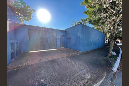 Fachada de casa à venda com 1 quarto, 600m² em Caxingui, São Paulo