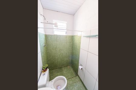 Banheiro de casa para alugar com 1 quarto, 50m² em Parque Santo Antonio, Taubaté
