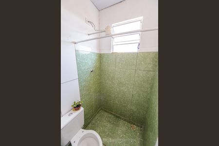 Banheiro de casa para alugar com 1 quarto, 50m² em Parque Santo Antonio, Taubaté