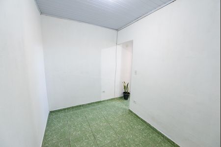 Quarto de casa para alugar com 1 quarto, 50m² em Parque Santo Antonio, Taubaté
