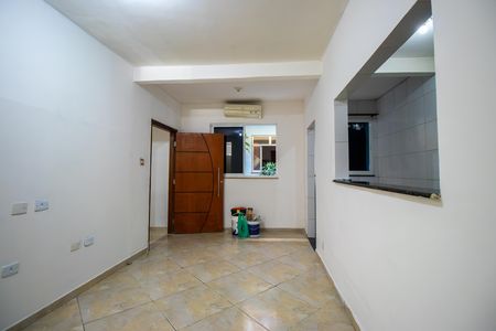 Sala de casa para alugar com 2 quartos, 85m² em Penha Circular, Rio de Janeiro