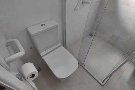 Casa à venda com 130m², 2 quartos e 1 vaga Casa à venda com 130m², 2 quartos e 1 vagaBanheiro da Suíte