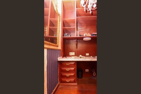 Casa para alugar com 400m², 6 quartos e 2 vagas Casa para alugar com 400m², 6 quartos e 2 vagasCloset da suíte 4