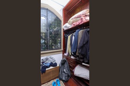 Casa para alugar com 400m², 6 quartos e 2 vagas Casa para alugar com 400m², 6 quartos e 2 vagasCloset da suíte 2