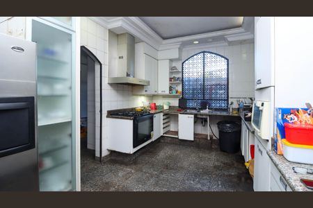 Casa para alugar com 400m², 6 quartos e 2 vagas Casa para alugar com 400m², 6 quartos e 2 vagasCozinha