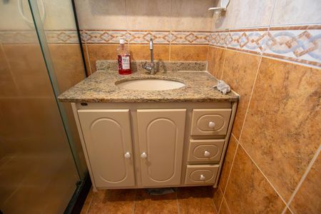 Apartamento à venda com 74m², 2 quartos e 1 vaga Apartamento à venda com 74m², 2 quartos e 1 vagaBanheiro