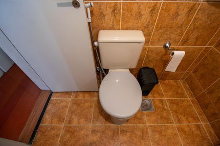 Apartamento à venda com 74m², 2 quartos e 1 vaga Apartamento à venda com 74m², 2 quartos e 1 vagaBanheiro