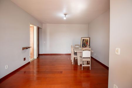 Apartamento à venda com 74m², 2 quartos e 1 vaga Apartamento à venda com 74m², 2 quartos e 1 vagaSala