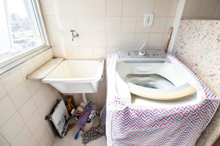 Apartamento à venda com 74m², 2 quartos e 1 vaga Apartamento à venda com 74m², 2 quartos e 1 vagaCozinha e Área de Serviço
