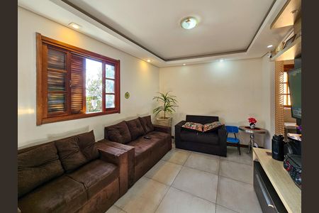 Casa à venda com 3 quartos, 100m² em Coronel Aparicio Borges, Porto Alegre