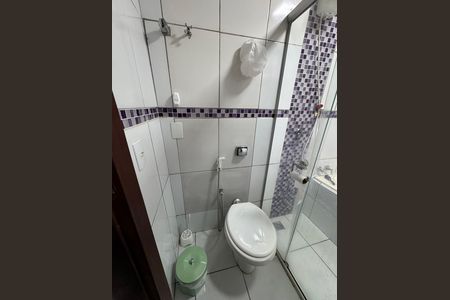 Casa à venda com 217m², 4 quartos e 2 vagas