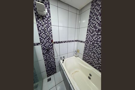 Casa à venda com 217m², 4 quartos e 2 vagas