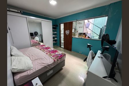 Casa à venda com 217m², 4 quartos e 2 vagas
