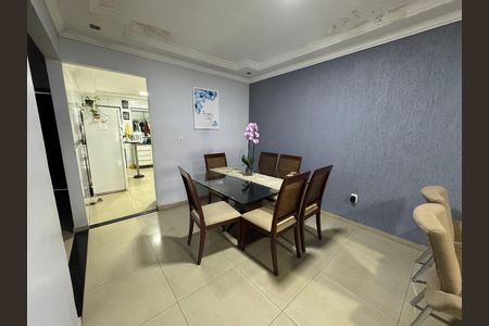 Casa à venda com 217m², 4 quartos e 2 vagas