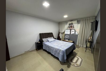 Casa à venda com 217m², 4 quartos e 2 vagas