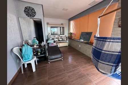 Casa à venda com 217m², 4 quartos e 2 vagas