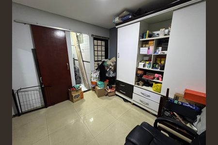 Casa à venda com 217m², 4 quartos e 2 vagas