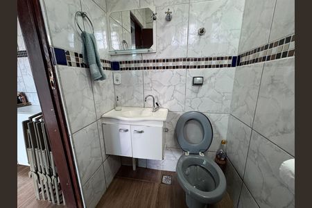 Casa à venda com 217m², 4 quartos e 2 vagas