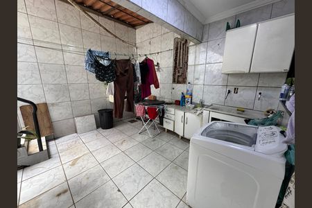Casa à venda com 217m², 4 quartos e 2 vagas