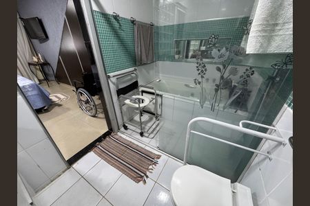 Casa à venda com 4 quartos, 217m² em Riacho Fundo, Brasília