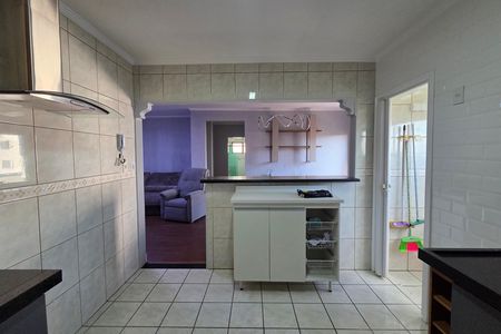 Cozinha de apartamento para alugar com 2 quartos, 91m² em Vila Caiçara, Praia Grande